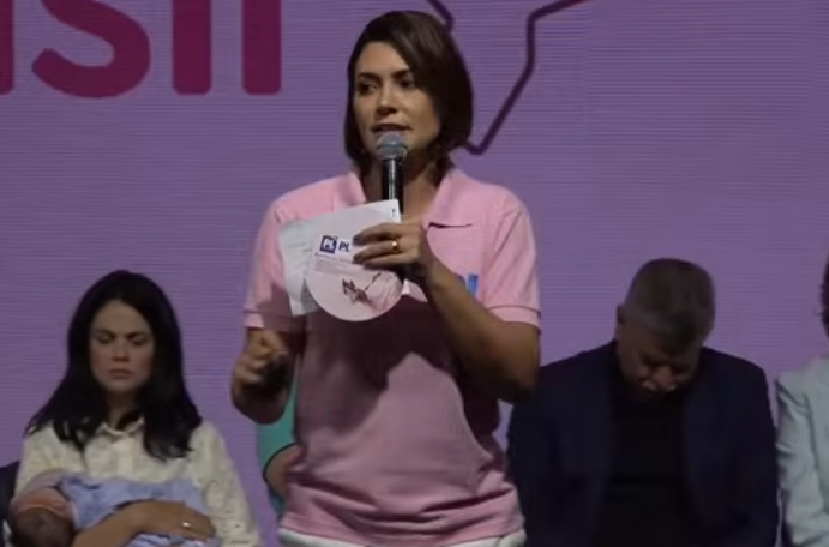 Para Michelle Bolsonaro, papel da mulher é "deixar comidinha” pronta para o marido