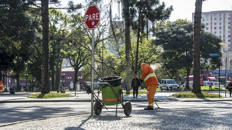 Após suspensão e contrato polêmico, Estre vence concorrência de R$ 1,5 bi para coleta de lixo em Curitiba