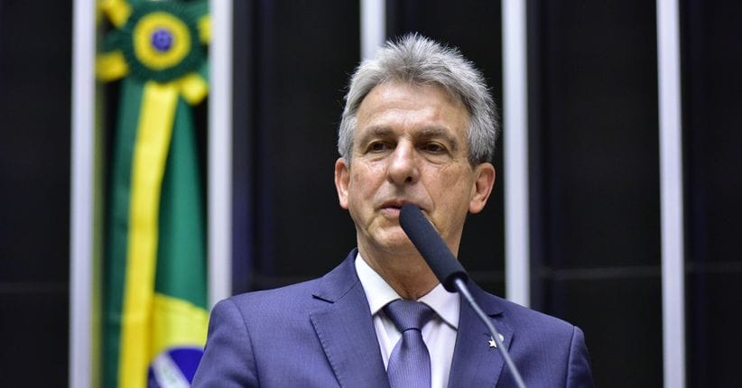 Dos paranaenses, só cinco deputados votaram contra versão de Derrite do projeto antifacção