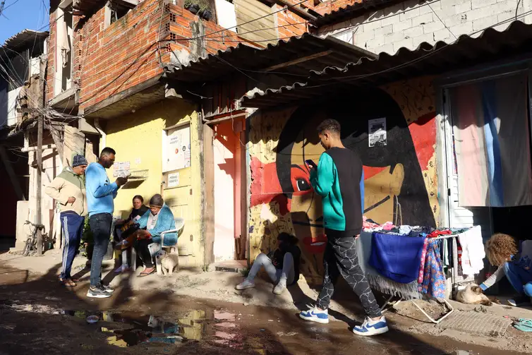 PUC-PR irá pesquisar redução de impacto de mudanças climáticas em favelas