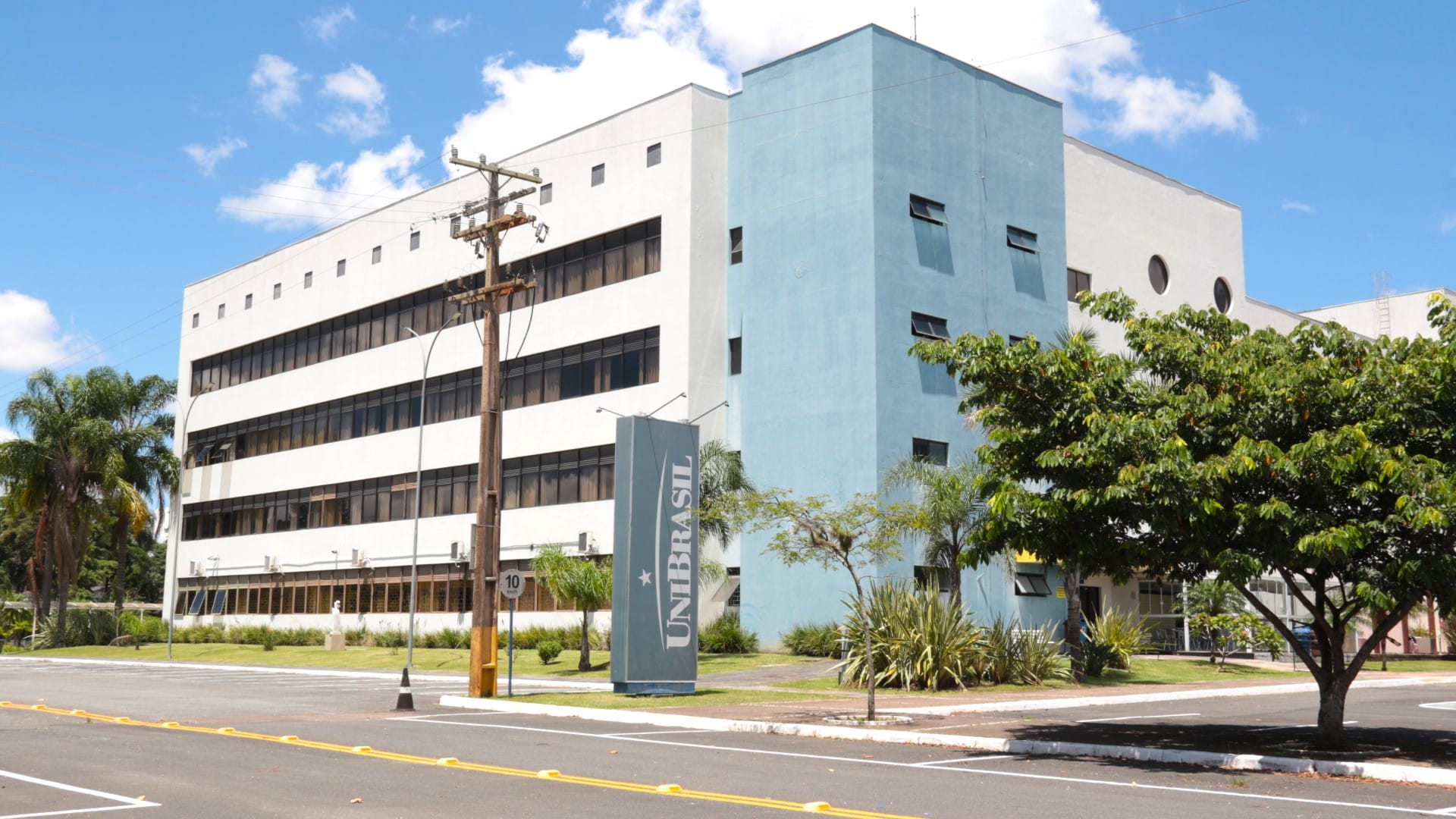 fachada do UniBrasil