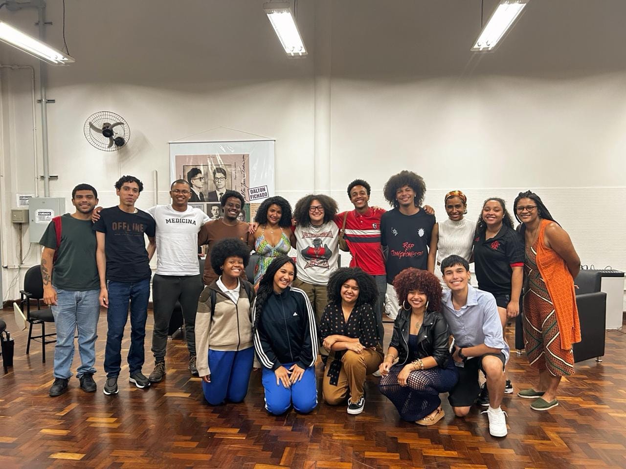 Grupo ajuda negros a enfrentarem o ensino médio e a universidade