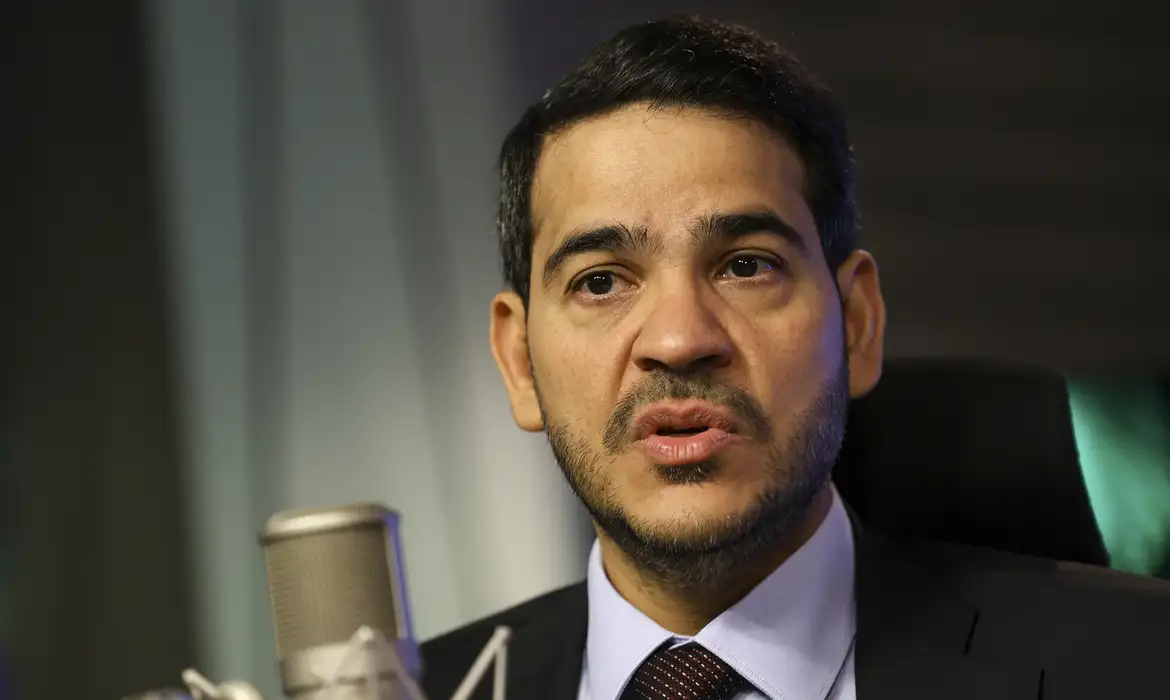 Toni Reis manda carta aberta ao Senado em apoio a Jorge Messias