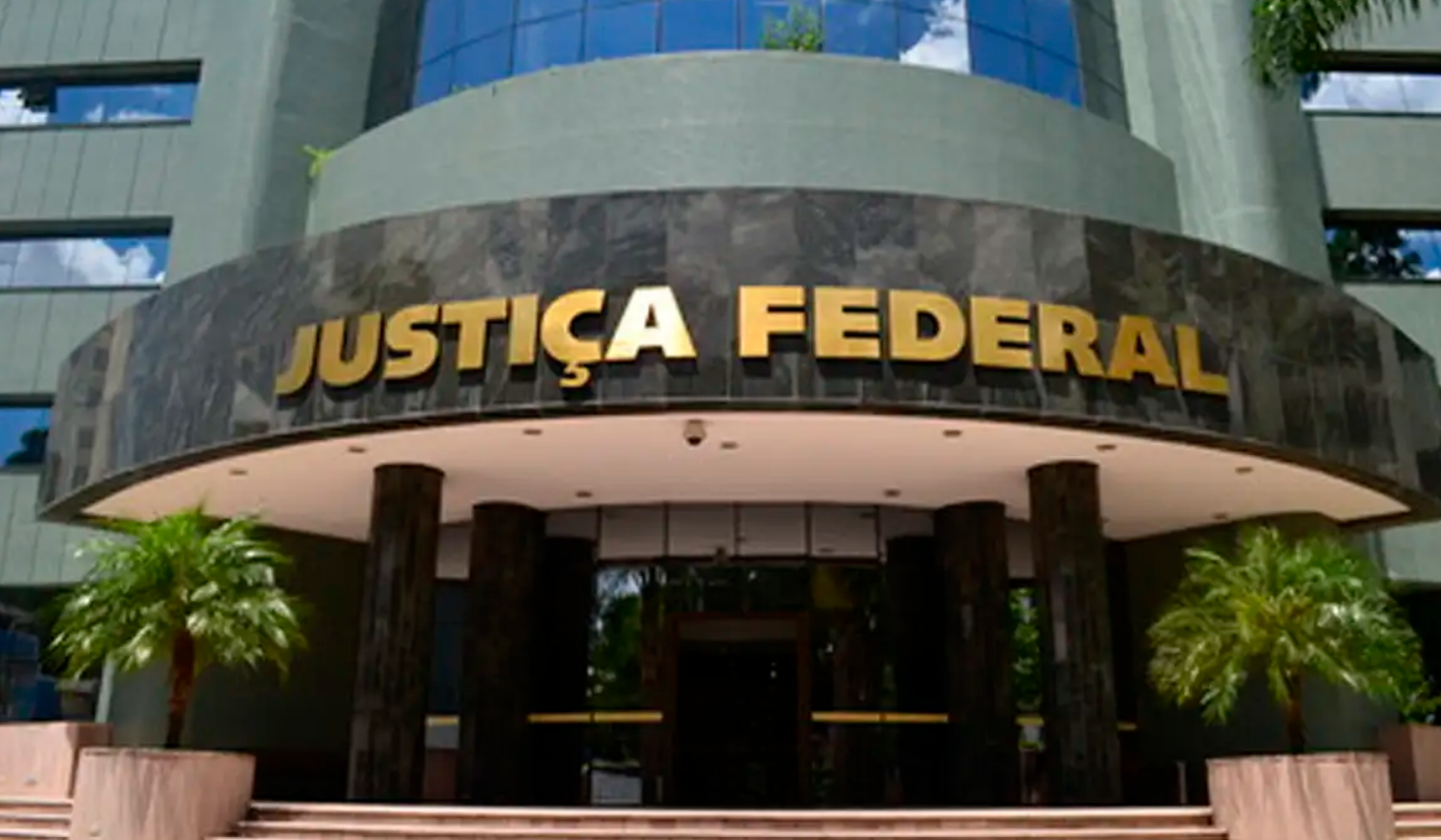 PF cumpre mandados de busca e apreensão na 13ª Vara Federal de Curitiba