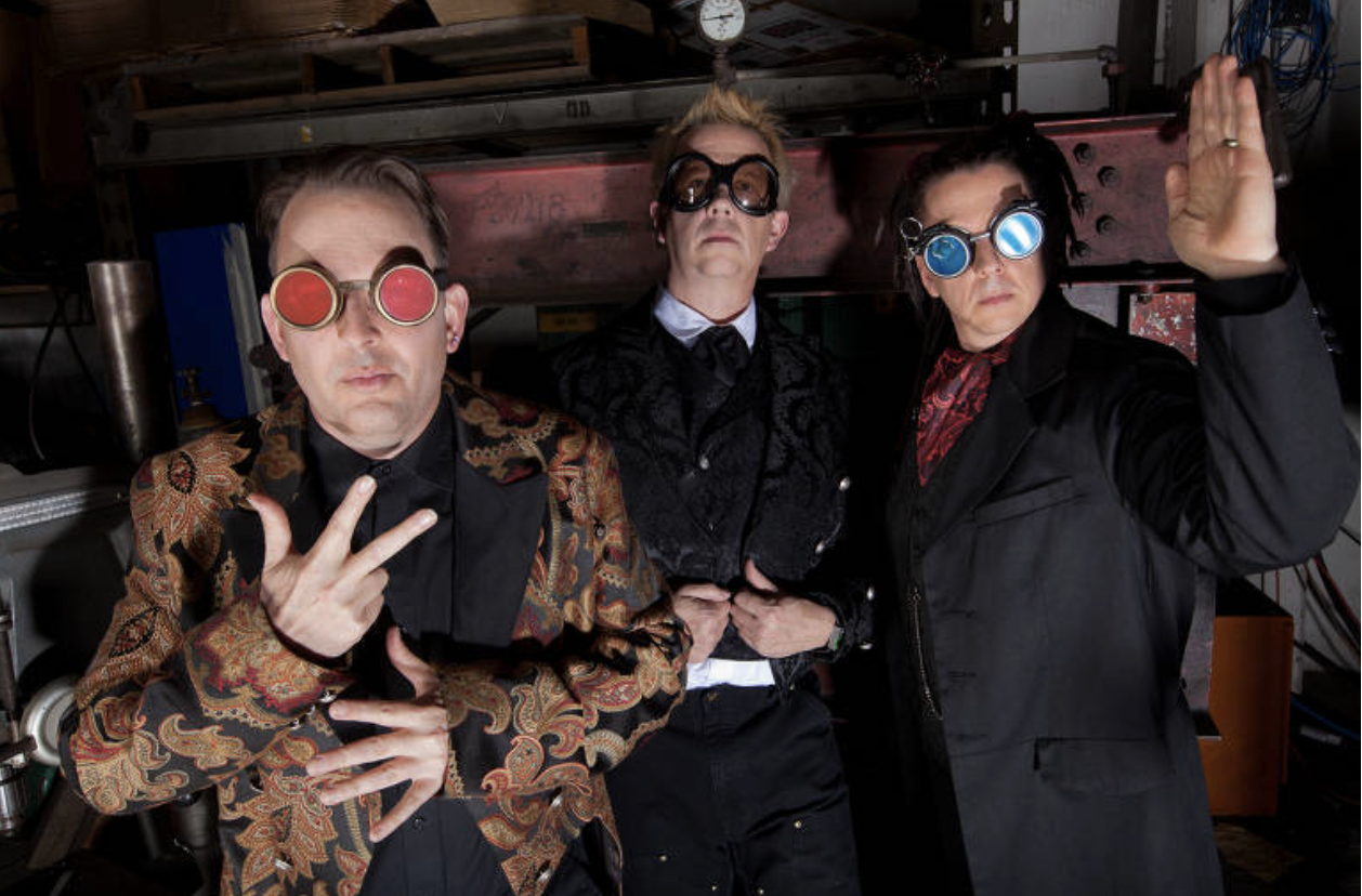 Information Society e a visita não tão cruel do tempo