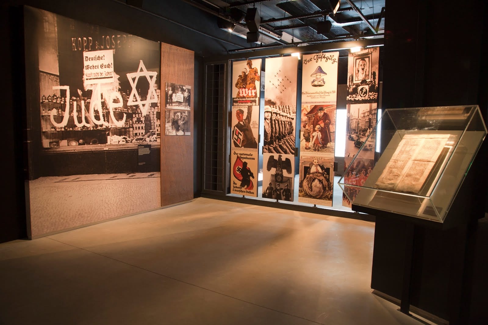 interna do museu do holocausto