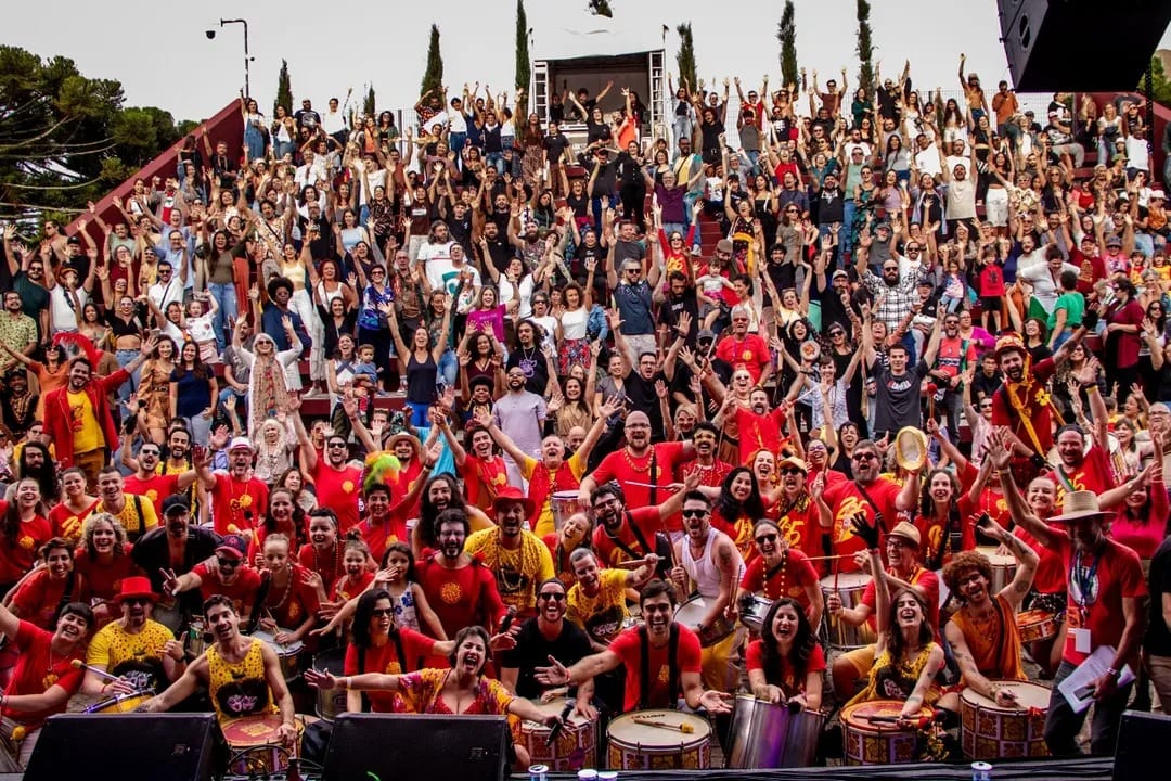 Bloco Garibaldis e Sacis comemora 27 anos de Pré-Carnaval em Curitiba