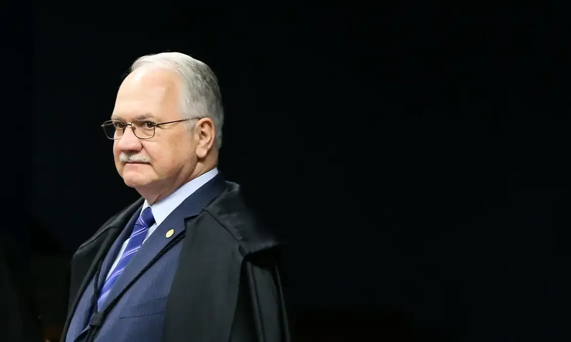 Ministro Fachin se manifesta em favor de Dias Toffoli no caso do Banco Master