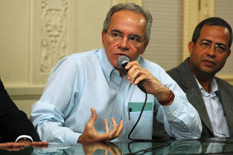 Comprador da Copel Telecom é alvo da PF e oposição cobra Ratinho Júnior
