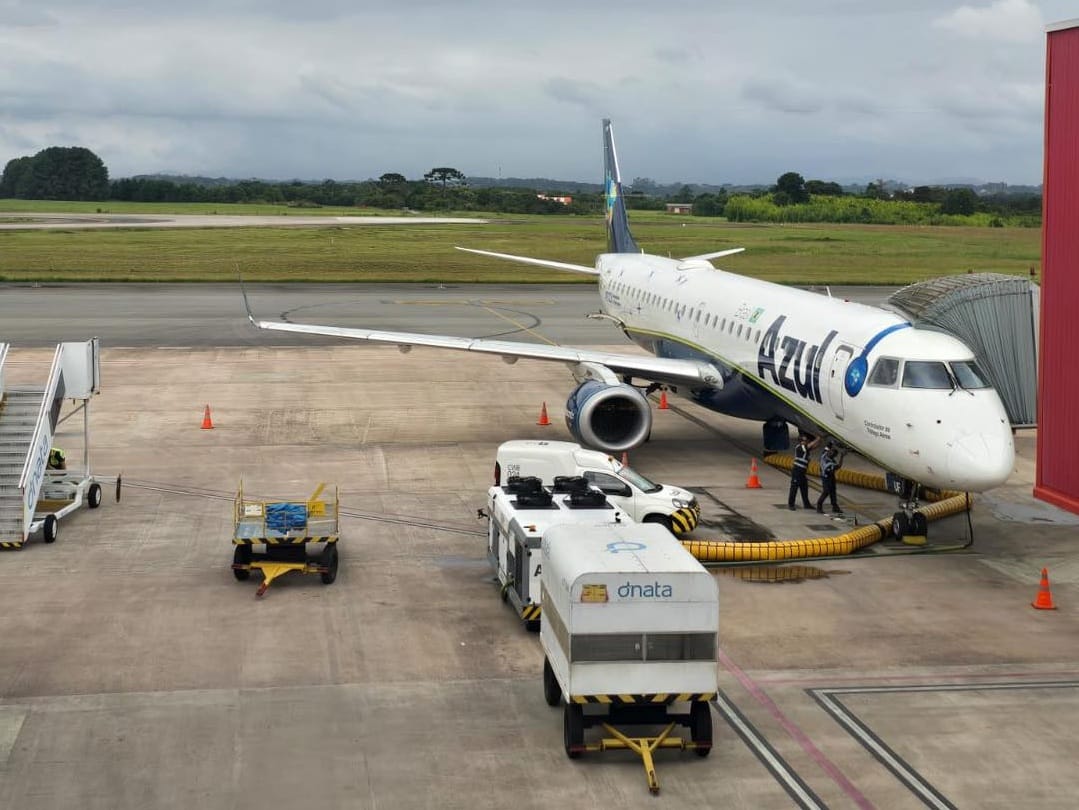 Greca tem voo cancelado, perde audiência com o Papa e fica furioso com companhia aérea