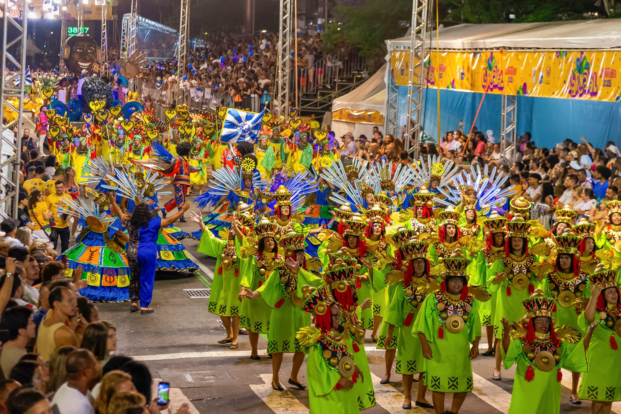Carnaval de Curitiba 2026: guia completo dos desfiles das escolas de samba