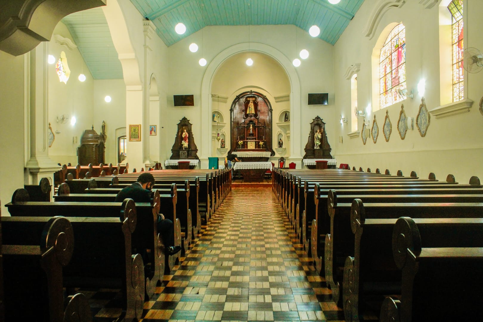 imagem interna de Igreja