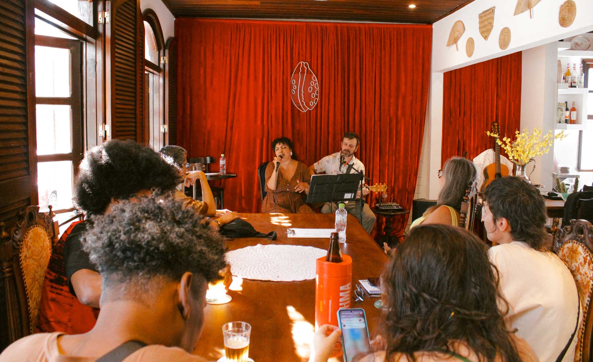 Sarau Afrocuritibano Akpalô com entrada gratuita neste sábado (07)
