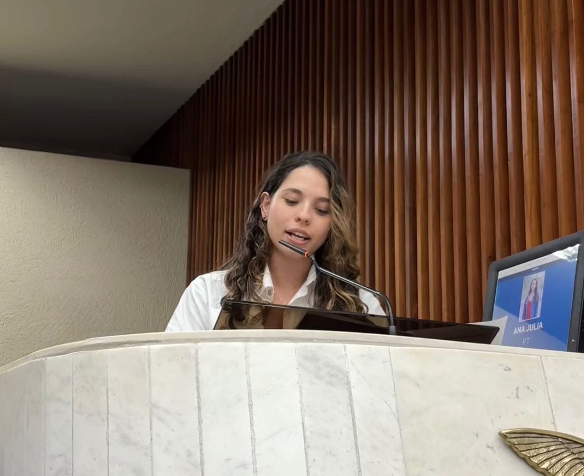 Ana Júlia assume liderança do PT/PDT na Alep