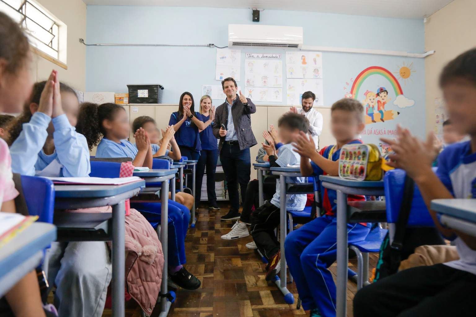 Pimentel não vai implantar escolas cívico-militares, diz Prefeitura