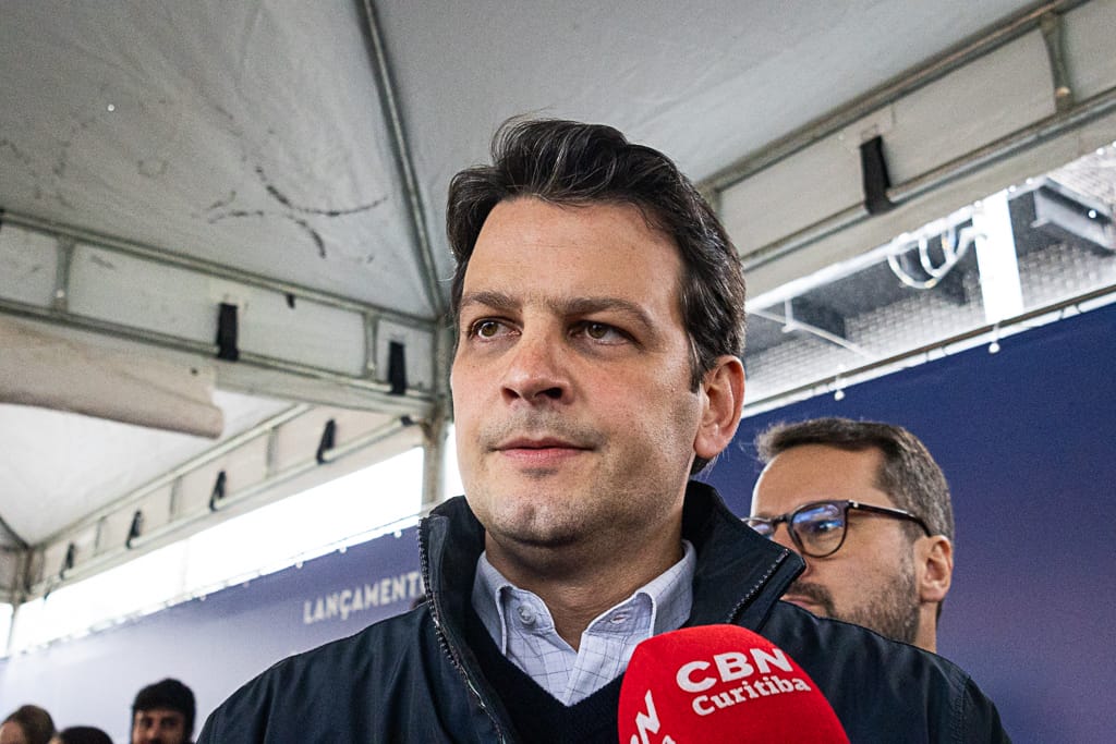 Prefeitura de Curitiba rompe contrato com Master e desconto de servidores é suspenso