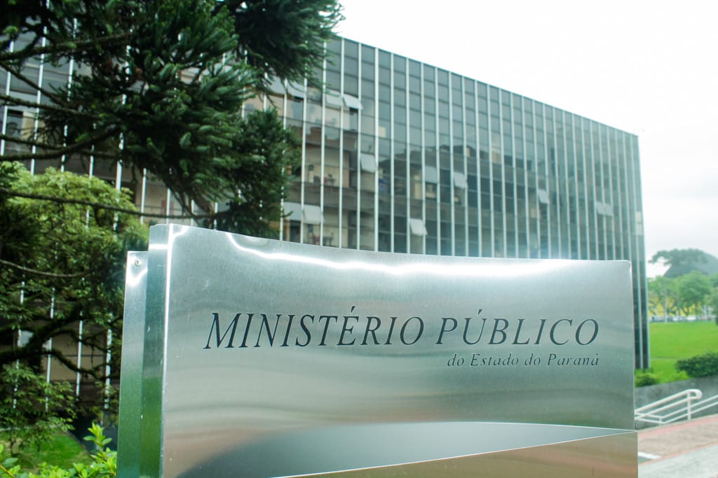 MP arquiva processo de maus-tratos após apreensão de 25 cães em Curitiba
