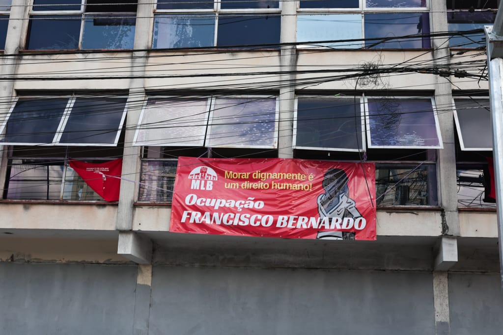 PF entra armada em ocupação do antigo prédio do Incra