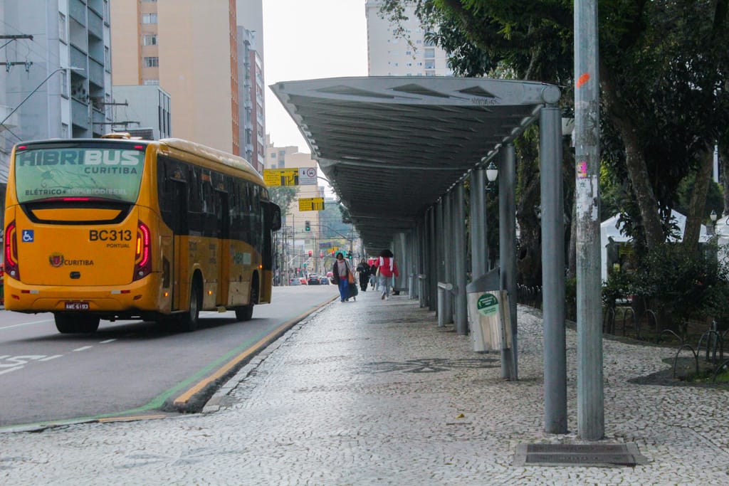 Redução de linhas de ônibus alimentadores em Curitiba afetará a rotina do trabalhador