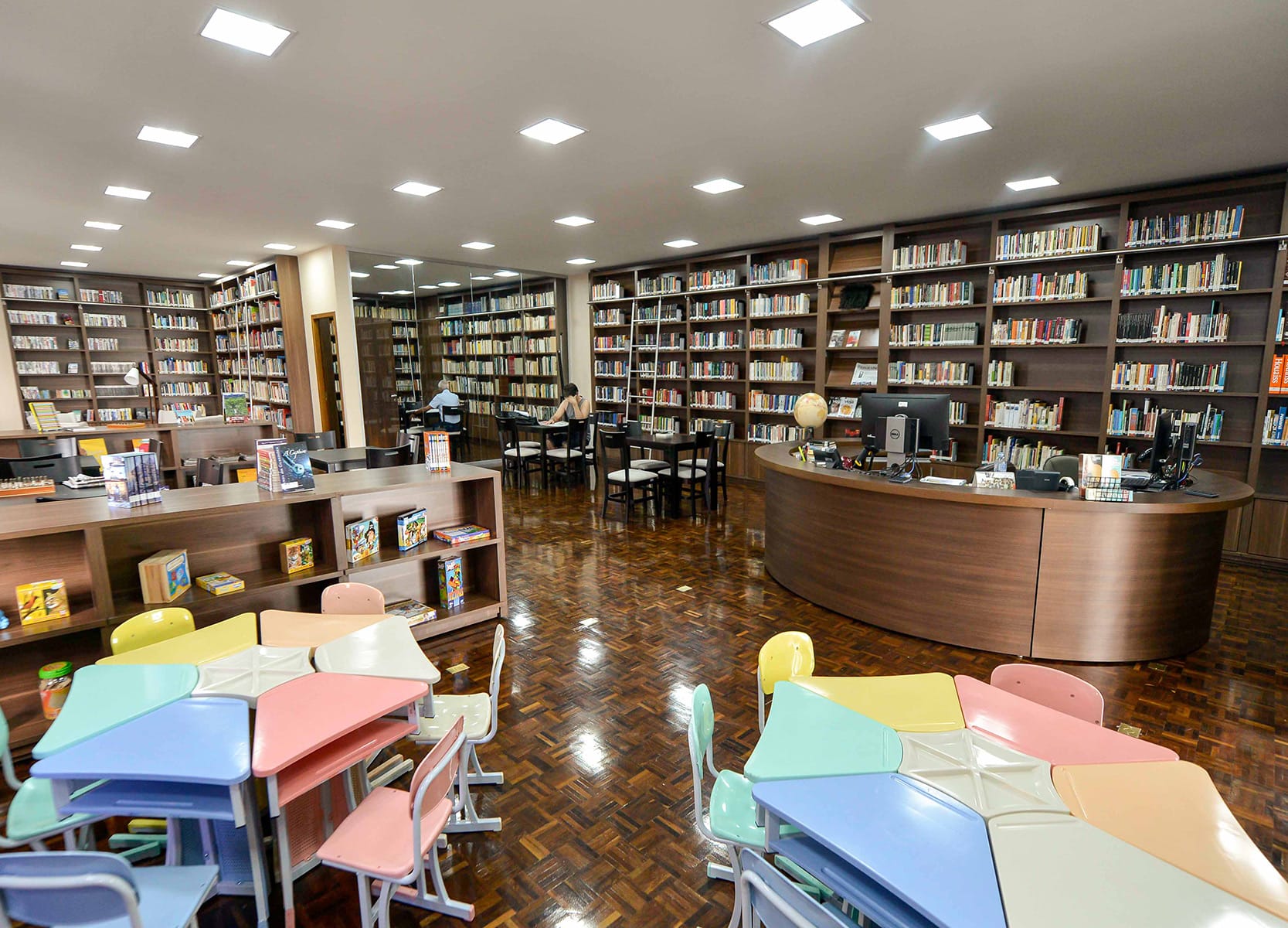foto interna biblioteca