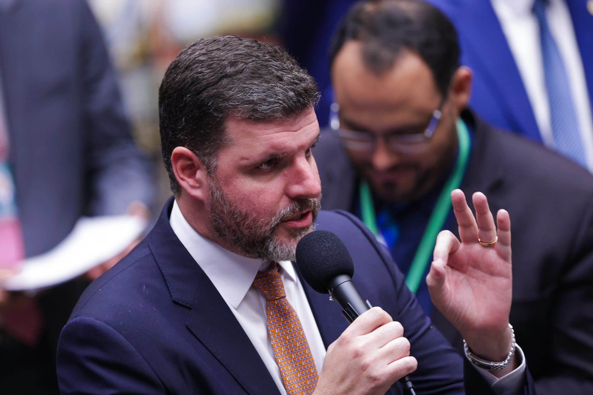 Após crescer 11,7% em 2025, agro quer "tirar o PT do poder", diz líder da bancada ruralista