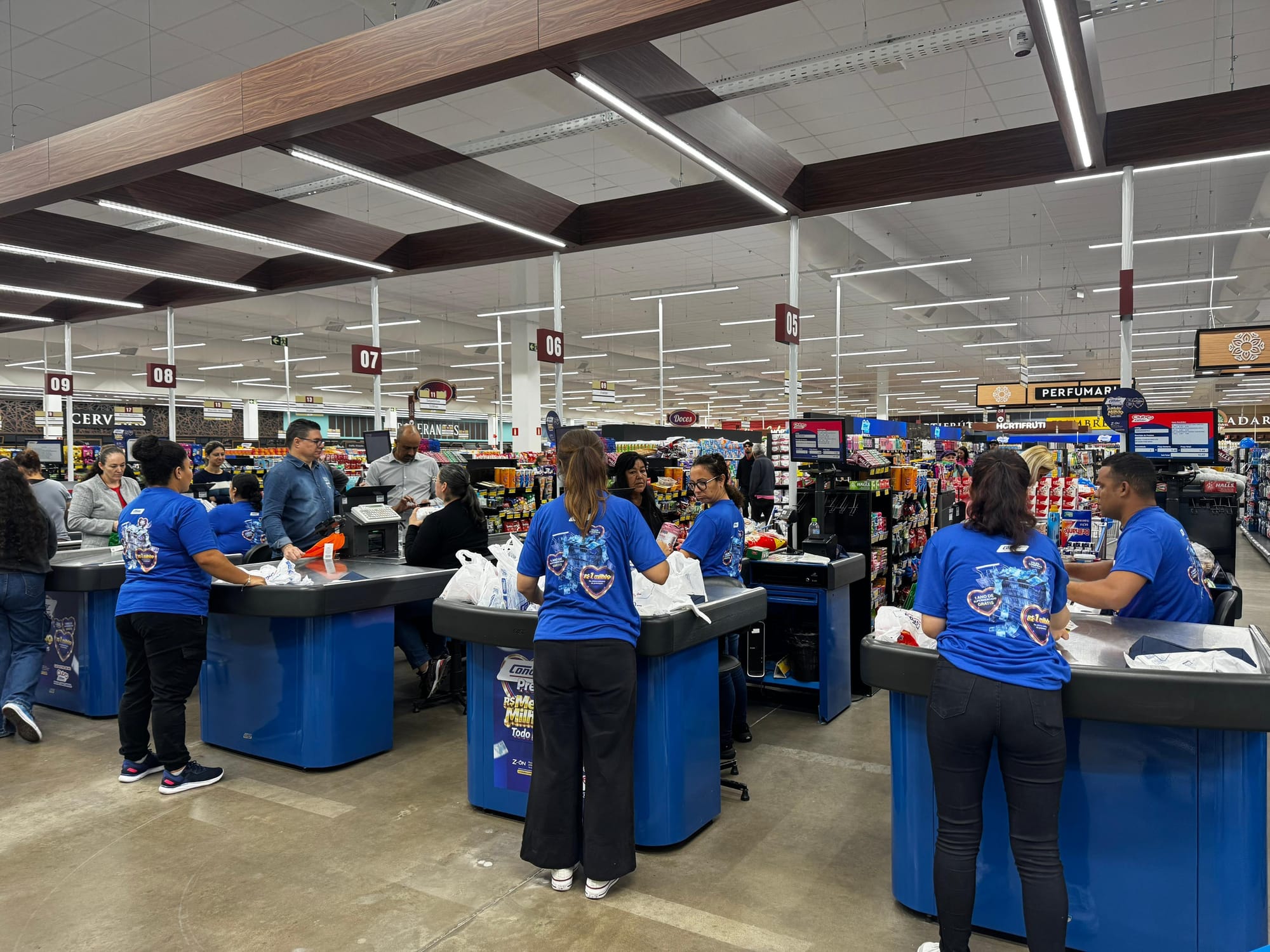 Curitiba passa a ter novo hipermercado; rede anuncia mais duas unidades