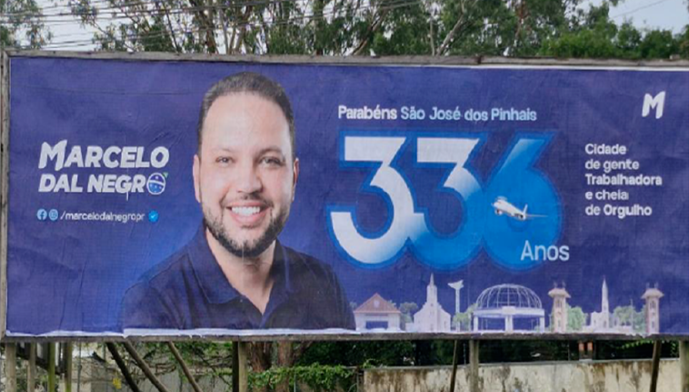 Justiça determina retirada de outdoor com campanha antecipada em São José dos Pinhais
