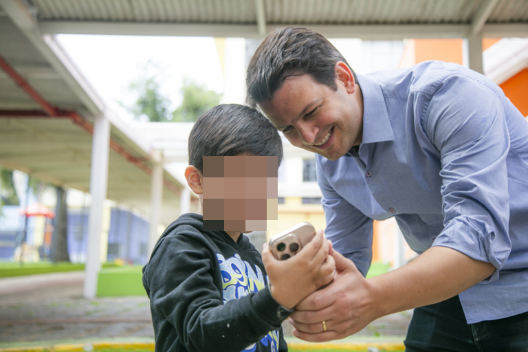 Authorization for the use of students’ images in political propaganda may affect classroom activities.