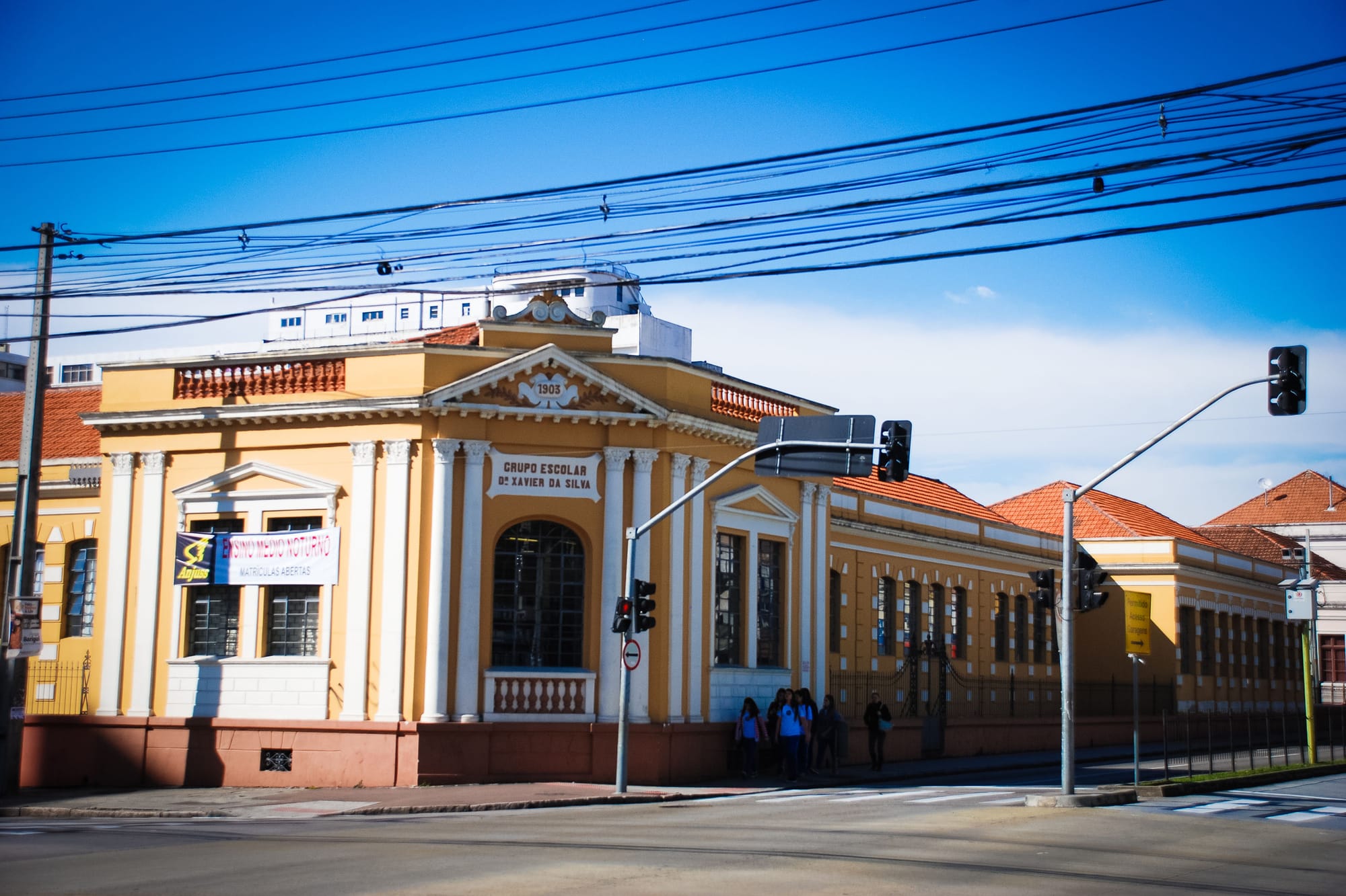 fachada de colégio público