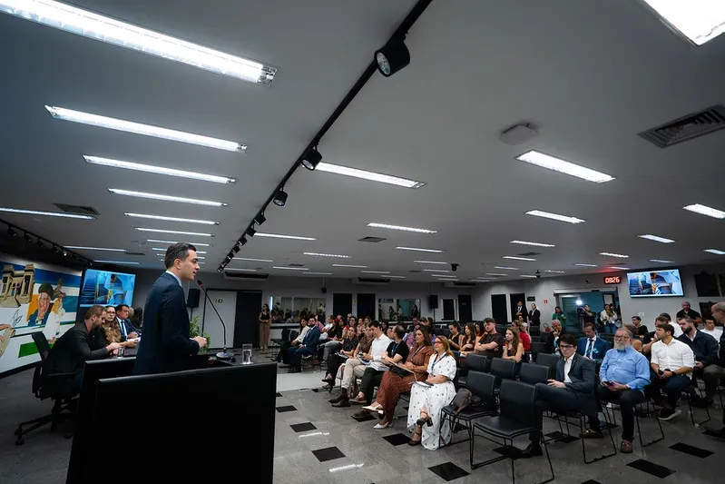 Déficit de mais de 130 servidores compromete atendimento em casas de passagem em Curitiba