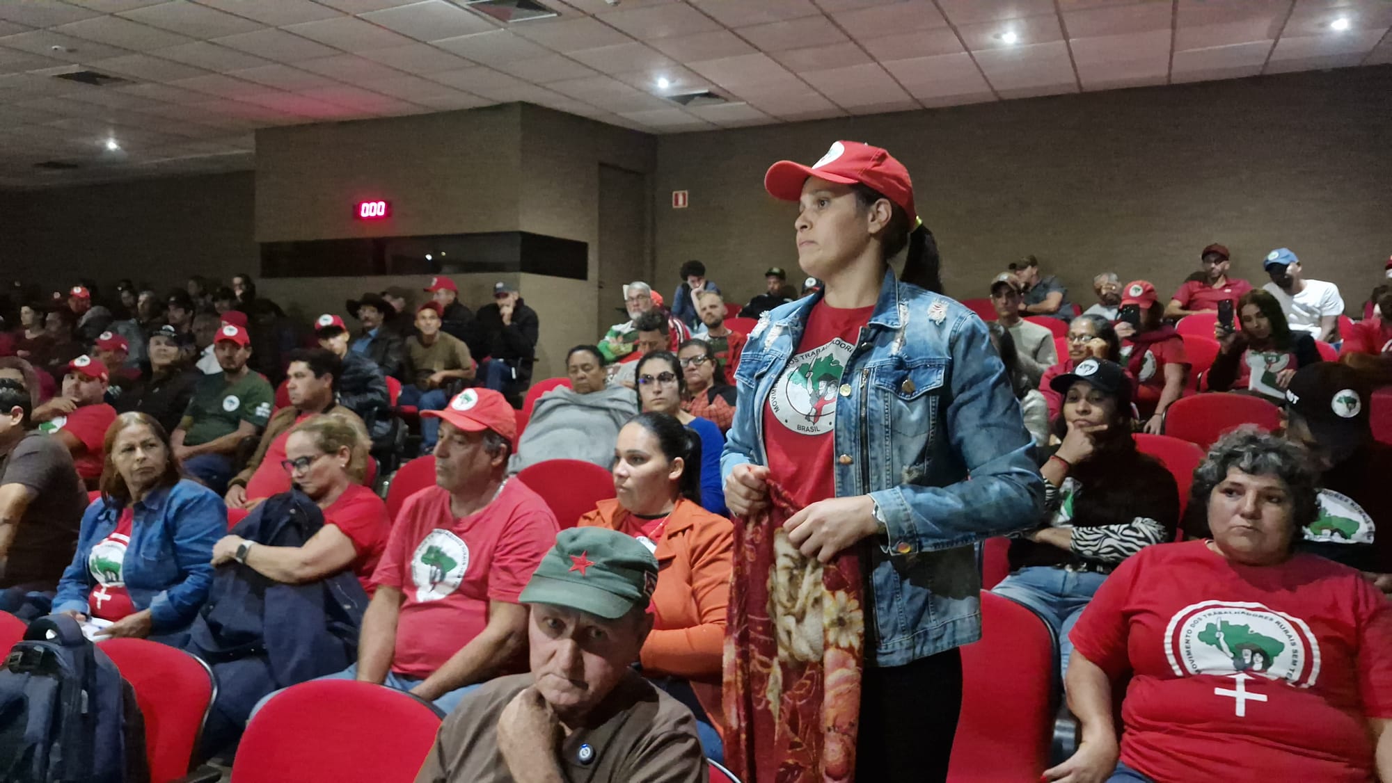 Jornada de Lutas pela Reforma Agrária tem ato no Incra, em Curitiba