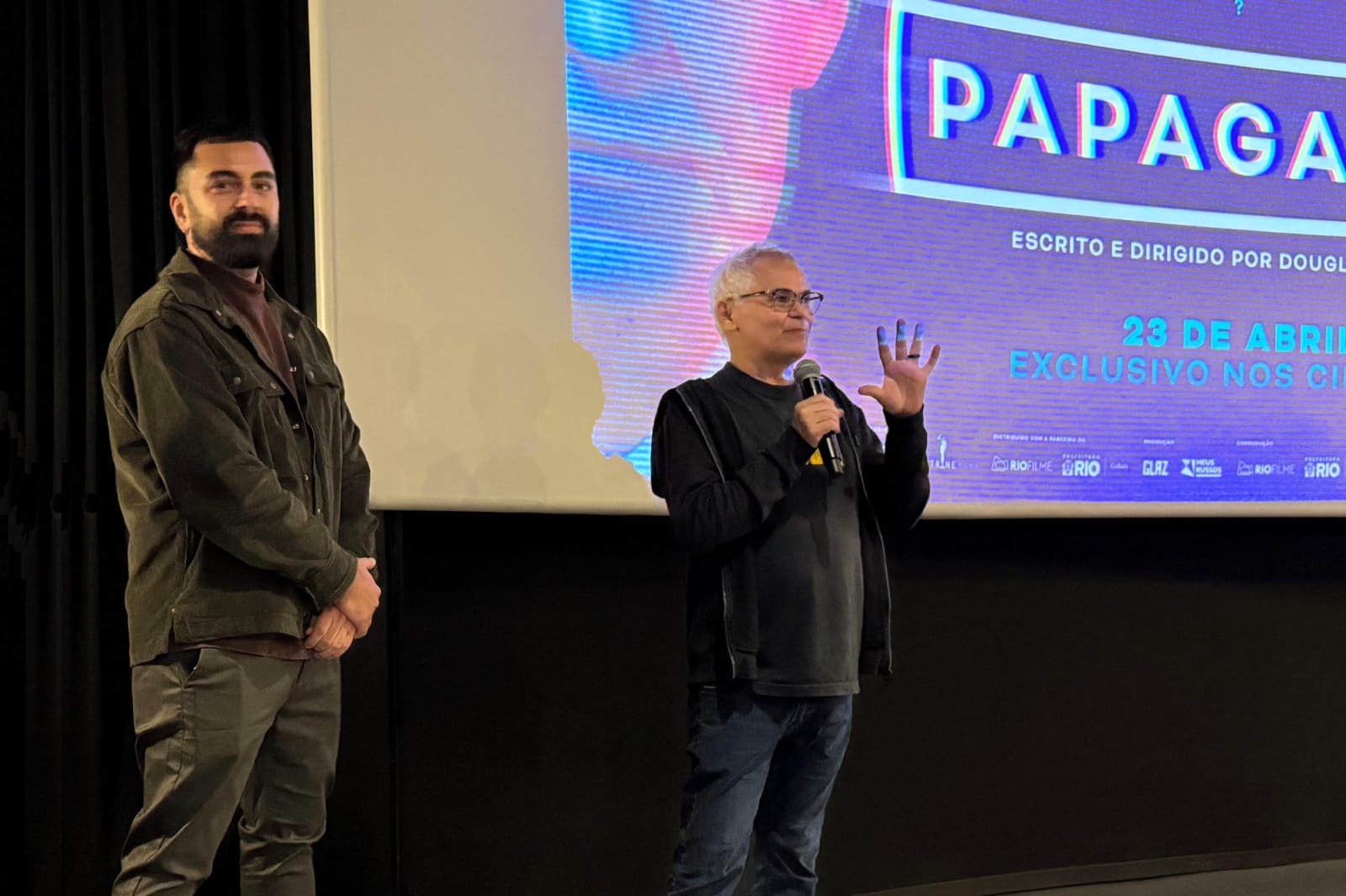 Douglas Soares, diretor de "Papagaios", e ator Gero Camilo