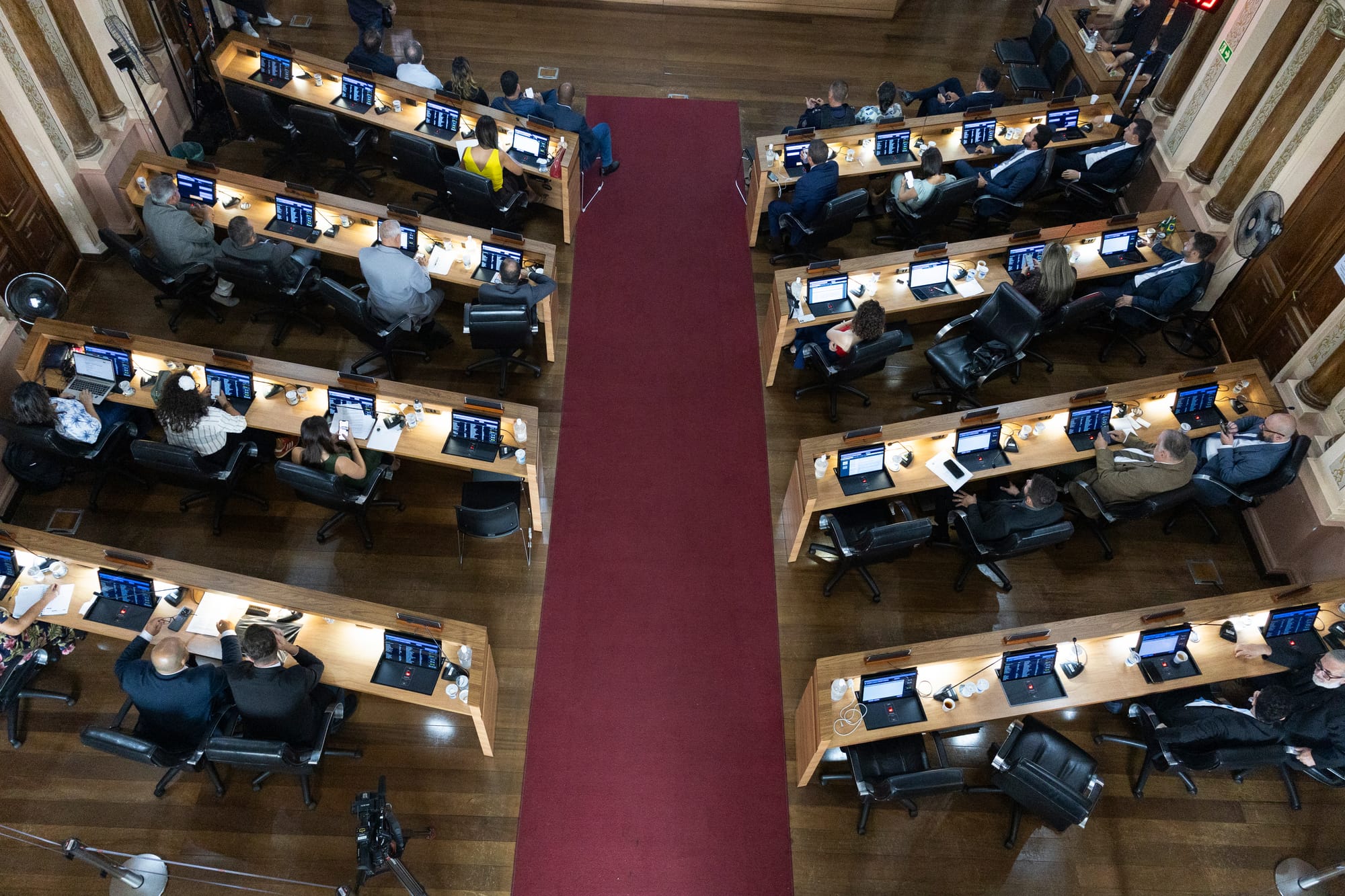 Partido de Eduardo Pimentel na Câmara deixa bloco e forma bancada própria