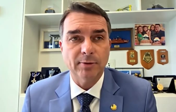 Flávio Bolsonaro pede para Cristina Graeml não concorrer ao Senado: "É muito perigoso"