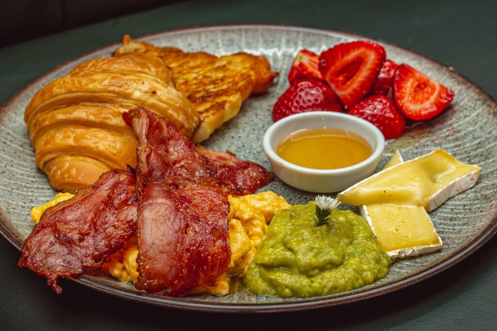 Breakfast Weekend tem cafés da manhã completos por até R$ 89,90