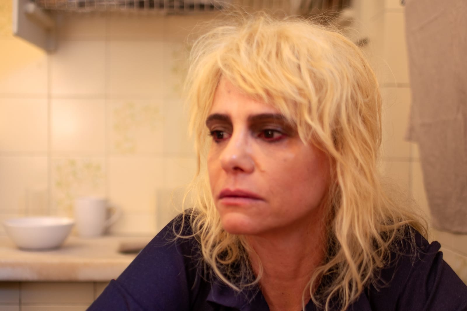 Atriz Malu Galli, em cena do espetáculo "Mulher em Fuga".
