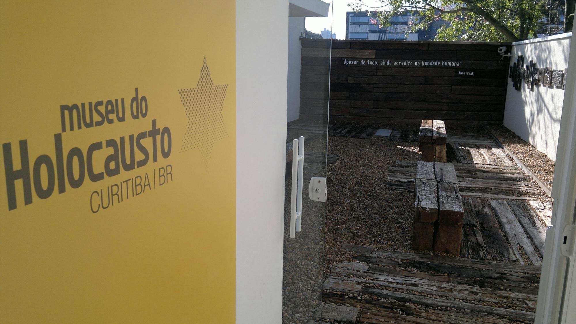 Após doação de camisa do Corinthians, Museu do Holocausto faz exposição sobre futebol e Direitos Humanos