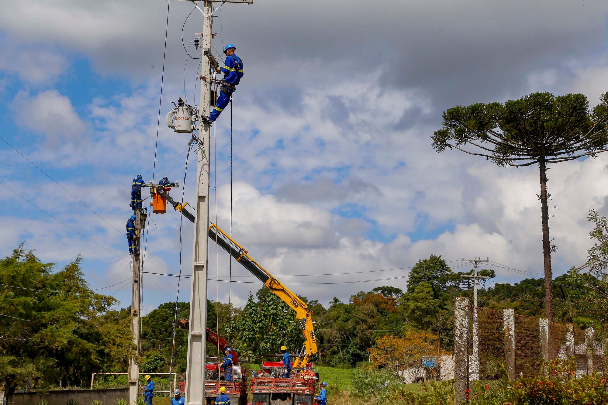 Falta de luz em Curitiba deve afetar 26 bairros nas próximas semanas