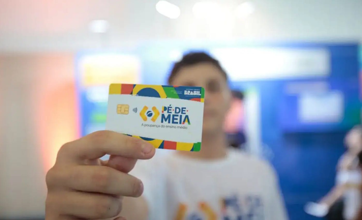 Programa Pé-de-Meia diminui abandono escolar no Paraná