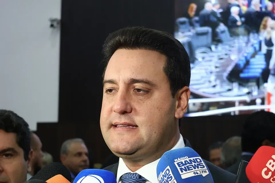 Ratinho Jr exonera 19 nomes do primeiro escalão para disputa das eleições; dois ganham novos cargos na Casa Civil