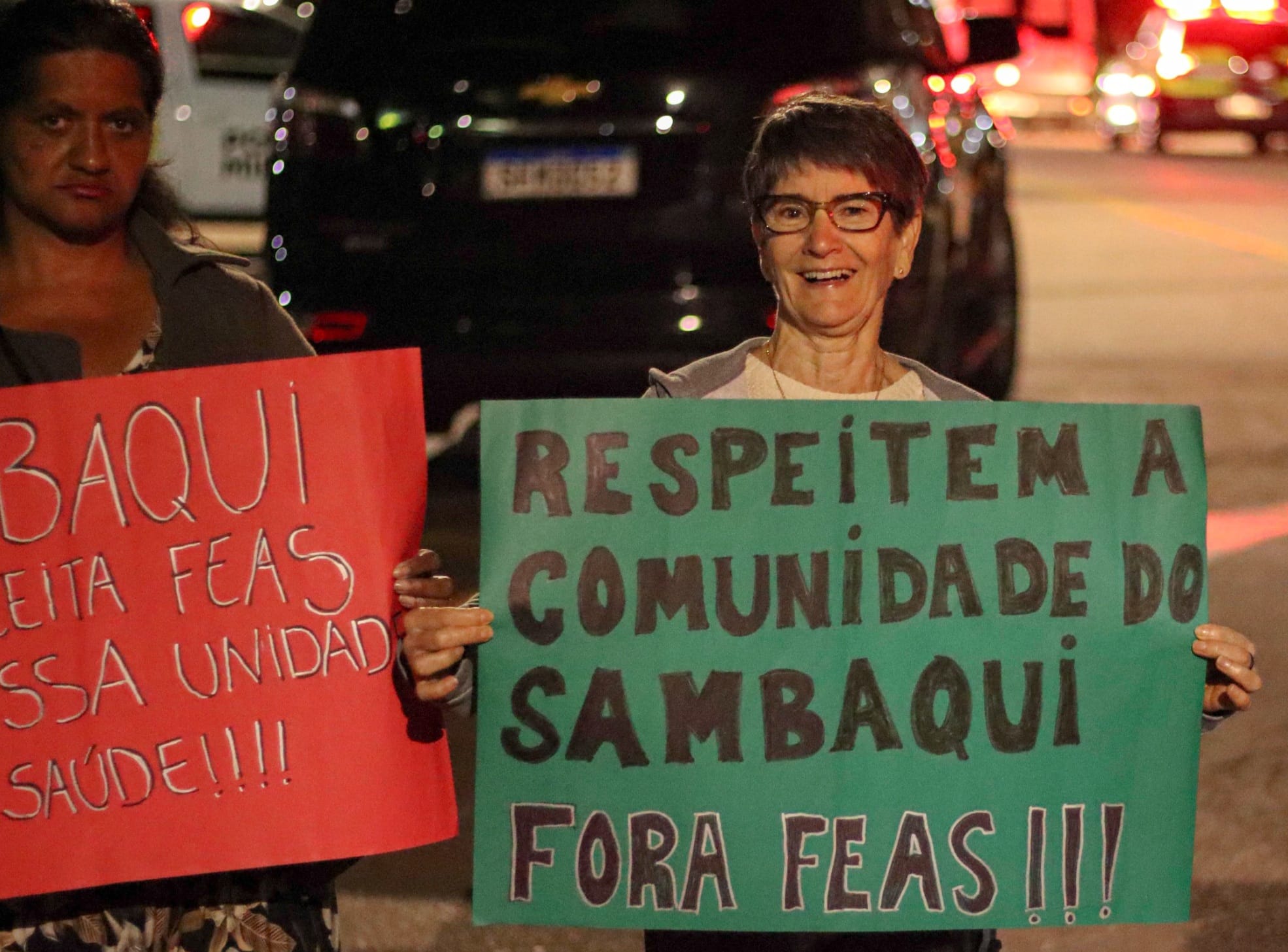 Em evento com Pimentel, moradoras protestam contra terceirização da Unidade de Saúde Sambaqui