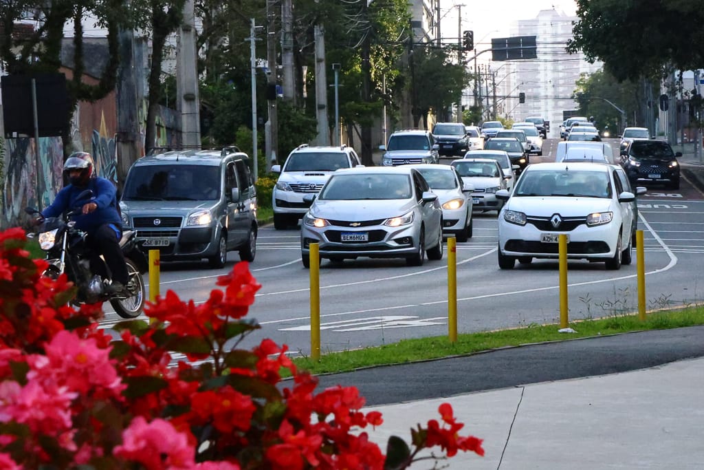 Motoristas de aplicativo fazem paralisação em Curitiba