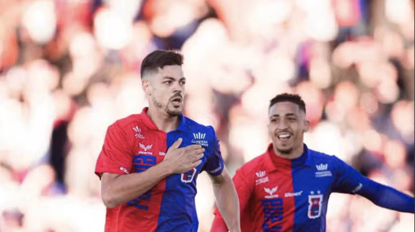 Paraná faz seis gols e chega invicto para semifinal decisiva