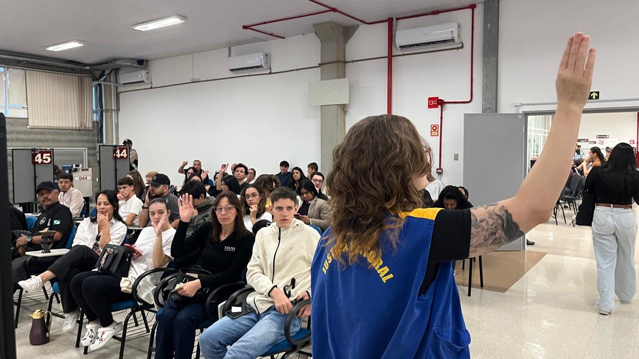 Eleitores deixam para última hora regularização do título e TRE tem filas