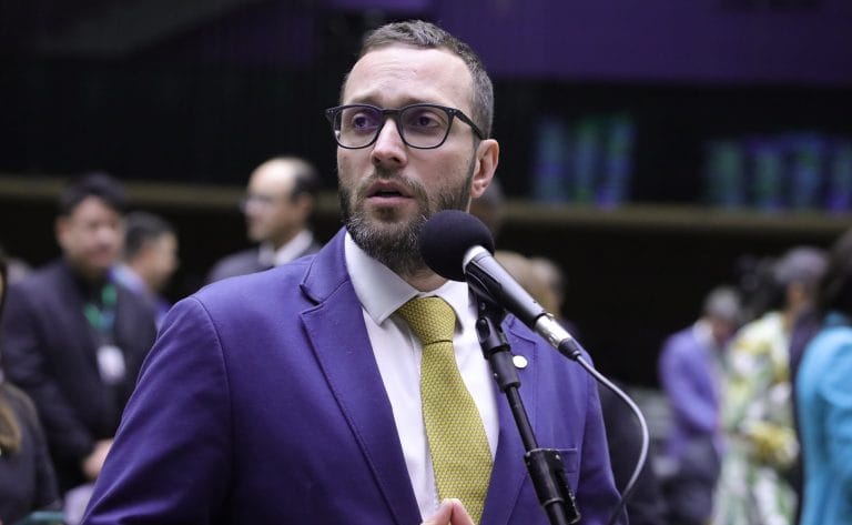 Filipe Barros apresentou projeto semelhante à "Emenda Master" de Ciro Nogueira