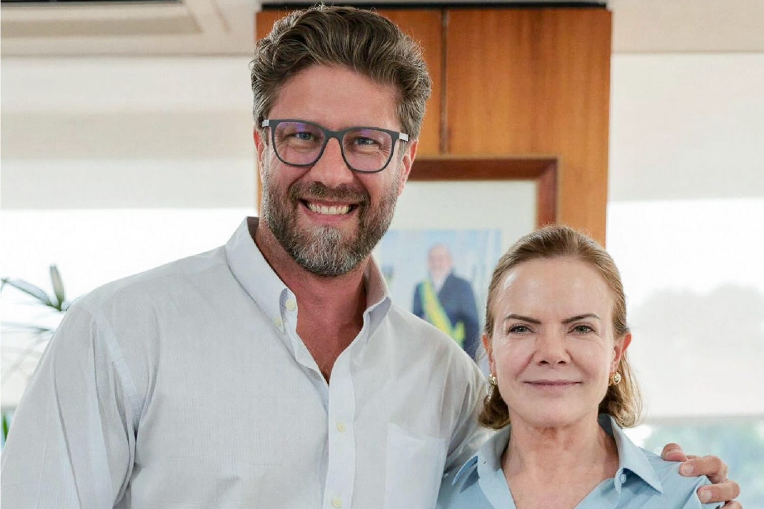 Requião Filho e Gleisi Hoffmann fazem lançamento da pré-candidatura em Curitiba