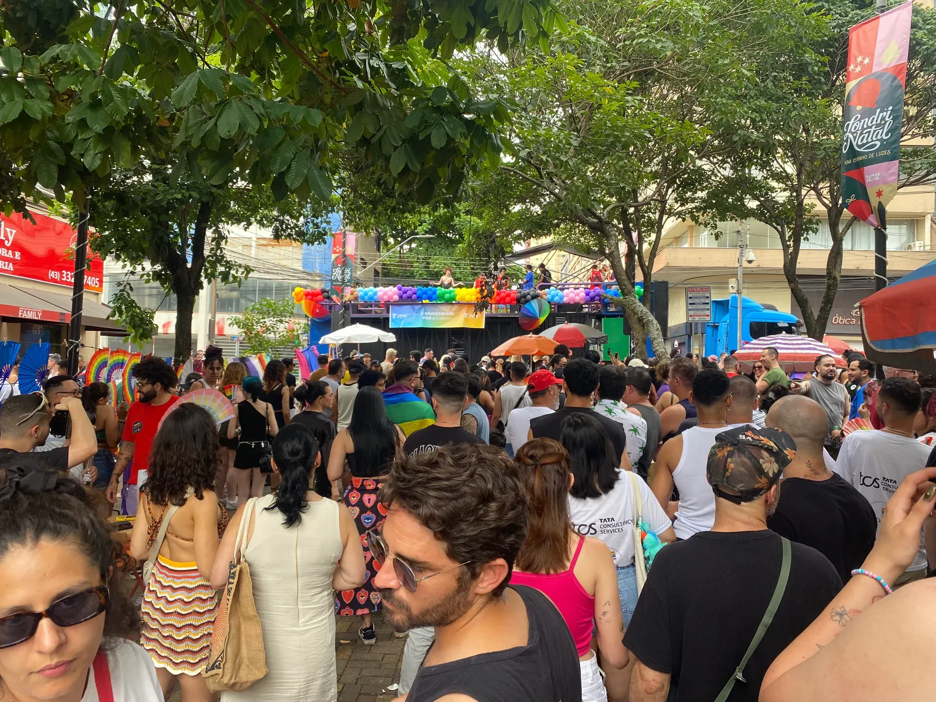 Parada Cultural LGBTI+ 2025 aconteceu no Calçadão de Londrina. Foto: Cecília França