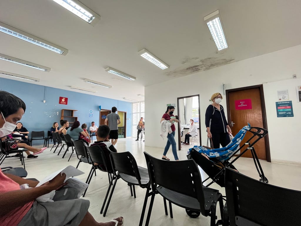 Curitiba: Usuários reportam escassez de testes para Covid-19 e gripe em unidades de saúde