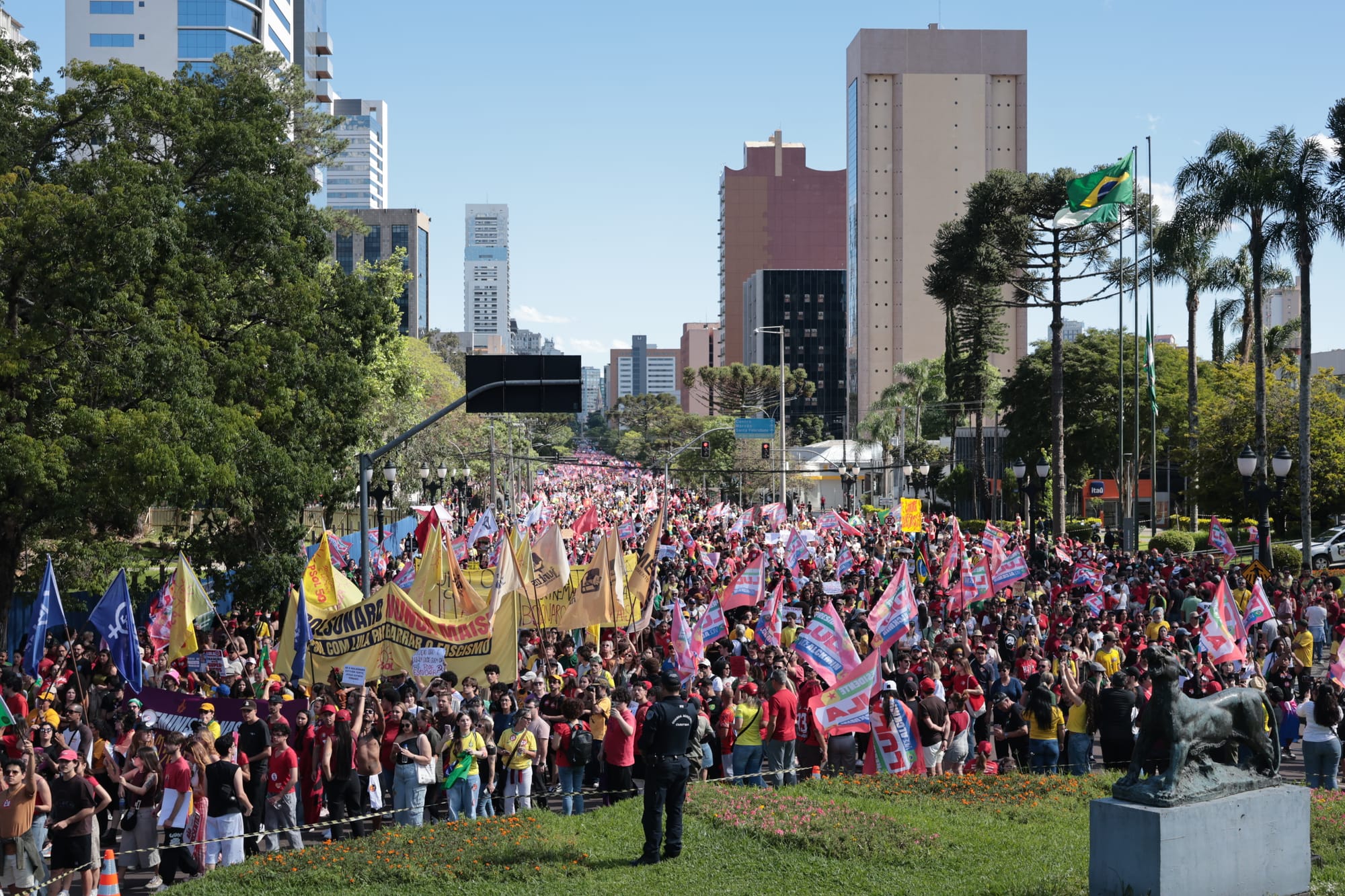 manifestantes na rua