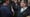 Sergio Moro, de perfil, cumprimenta um apoiador em meio a um grupo de pessoas durante evento em Curitiba.